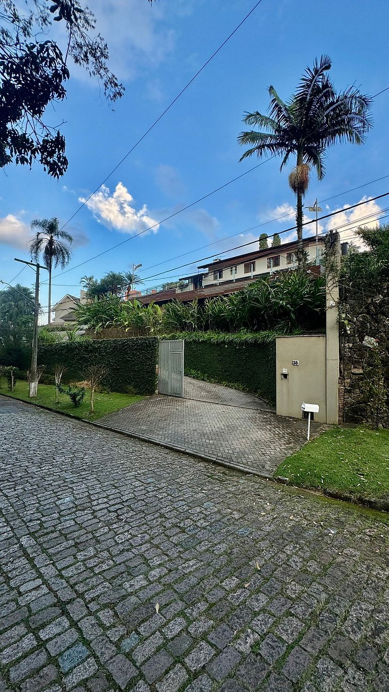 Casa em condomínio fechado - Granja Viana