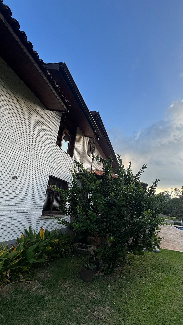 Casa em condomínio fechado - Granja Viana