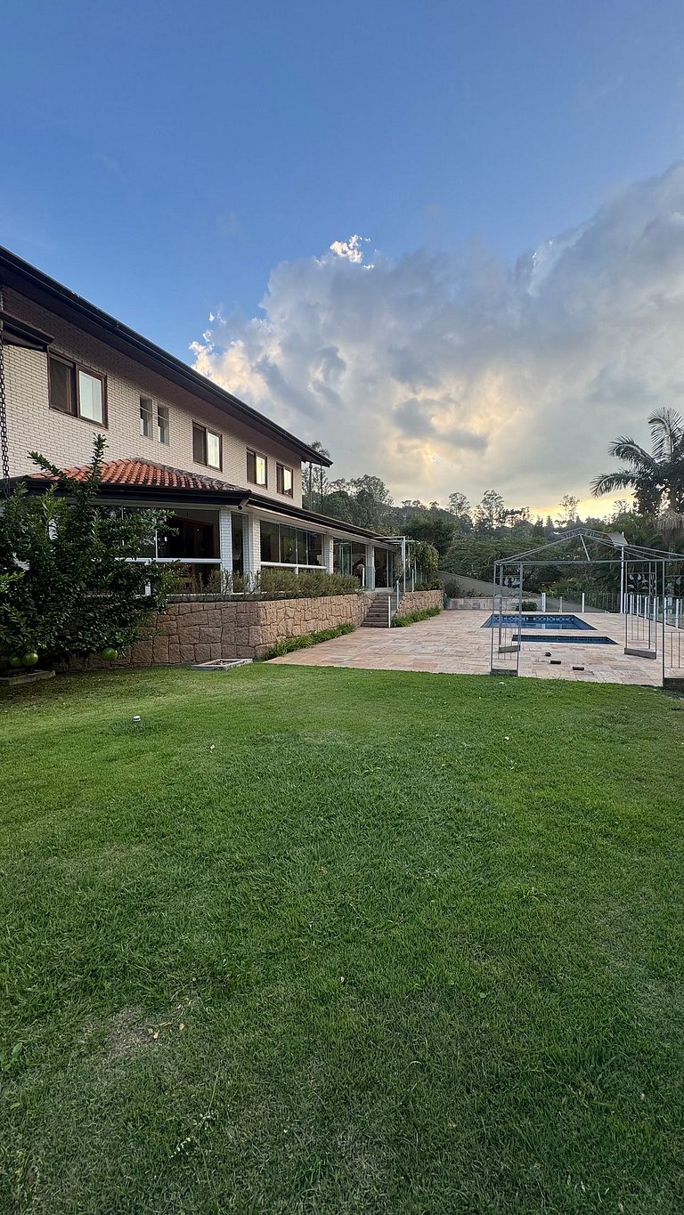 Casa em condomínio fechado - Granja Viana