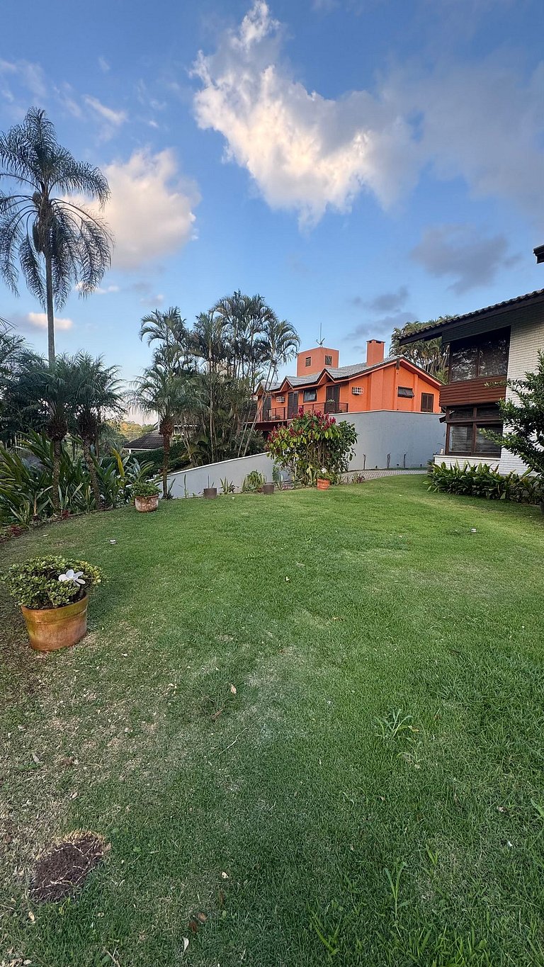 Casa em condomínio fechado - Granja Viana